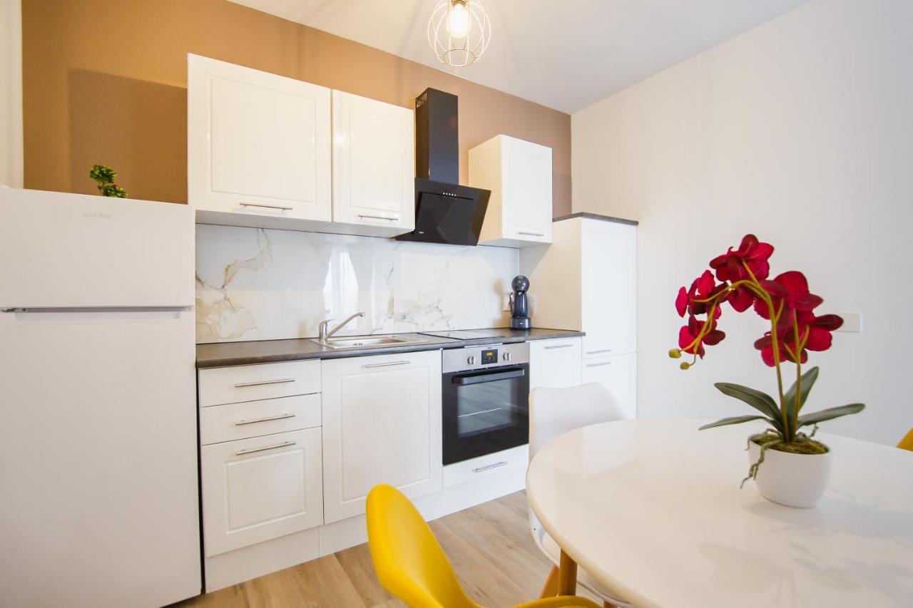 Trio Orange Apartamento Oradea Exterior foto